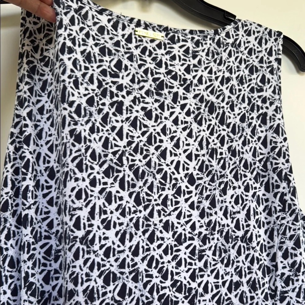 Michael Kors Elegant Black and White Sleeveless Dress